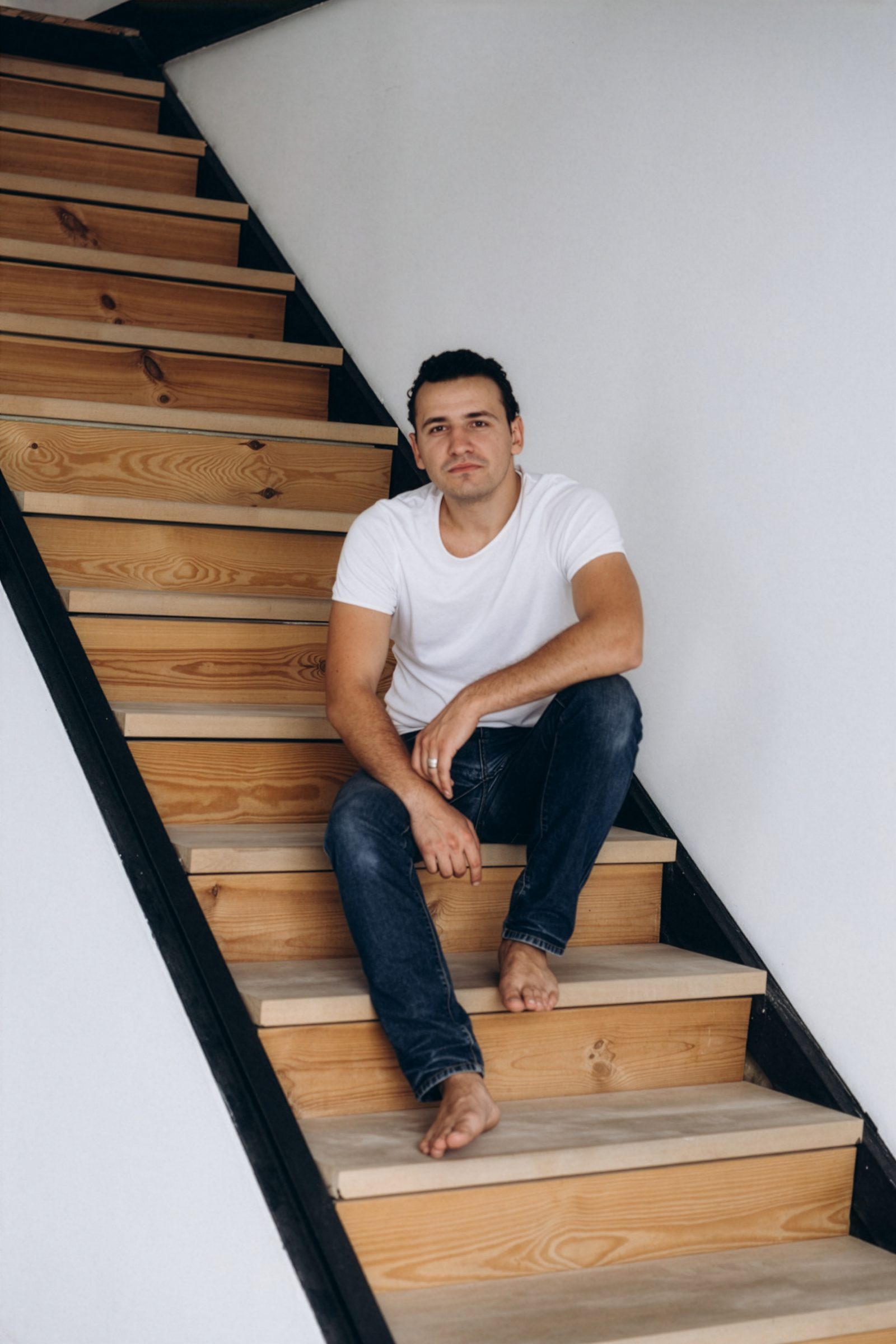 Love man portrait staircase barefoot